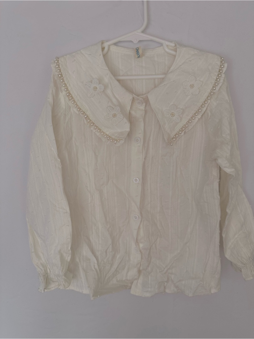 White casual t-shirt
